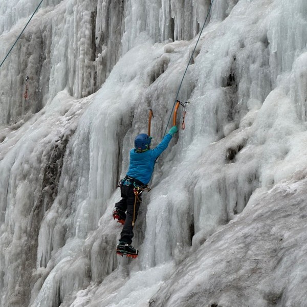 Bautismo de Escalada en Hielo Sierra Nevada - Gredos - Pirineos